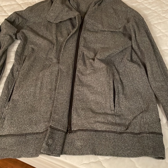 Lululemon grey long hoodie - Picture 7 of 7